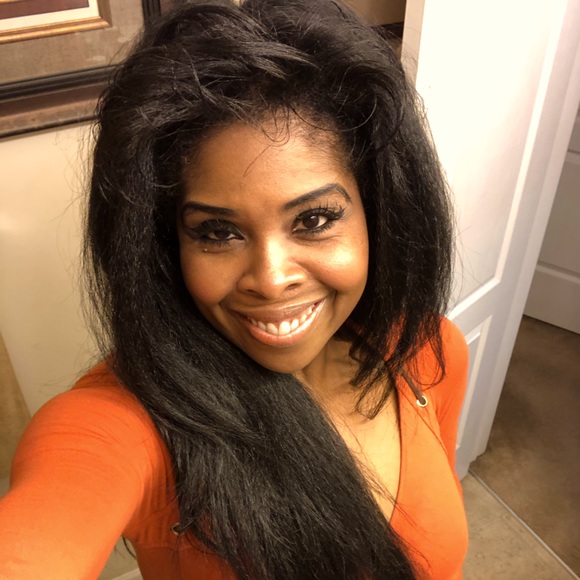 Meet your Posher, Letisha - Picture 1 of 2